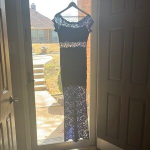 Elegant Blue Lace Evening Dress